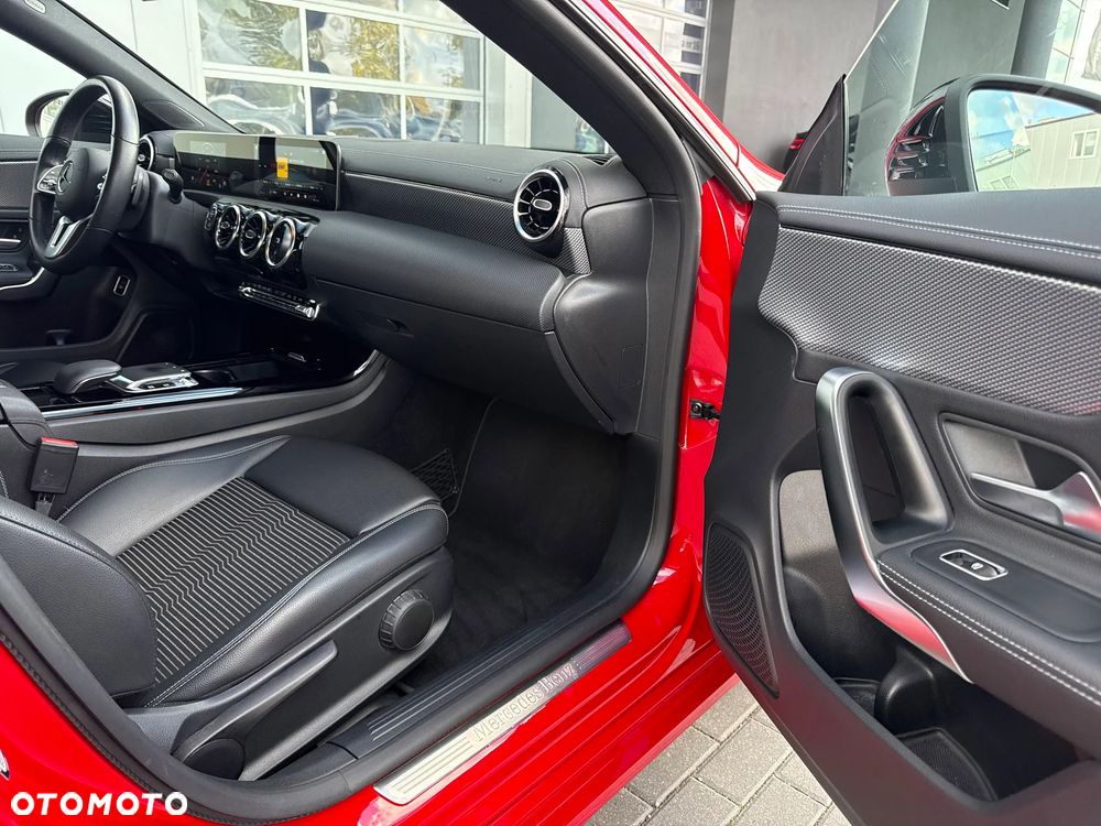 Mercedes-Benz CLA 220 4-Matic Progressive 7G-DCT - 21