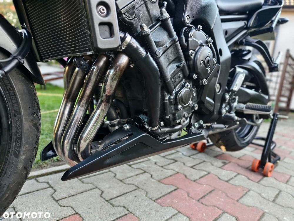 Yamaha FZ8 - 30