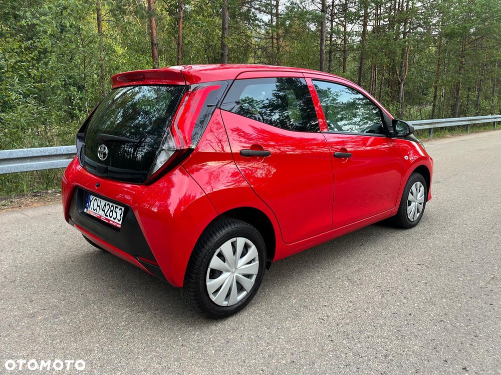 Toyota Aygo x-play - 4