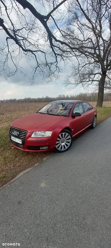 Audi A8 4.2 L Quattro - 1