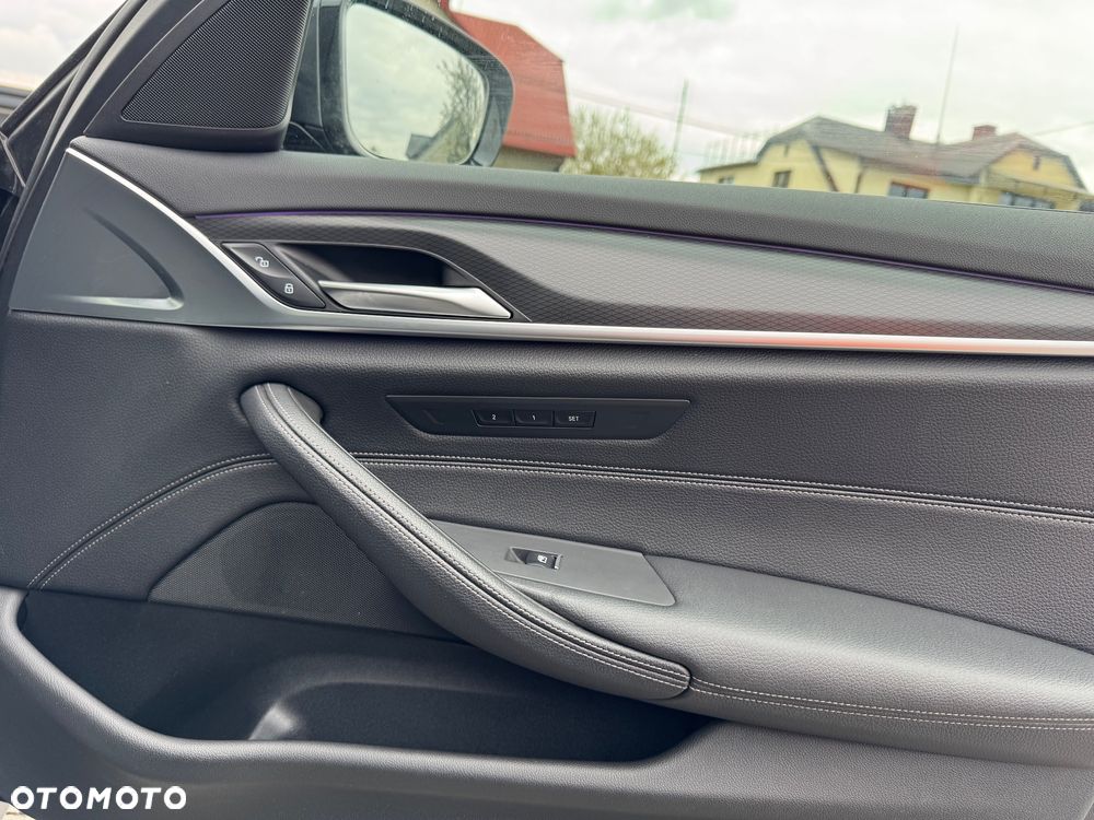 BMW Seria 5 530d xDrive mHEV M Sport sport - 32