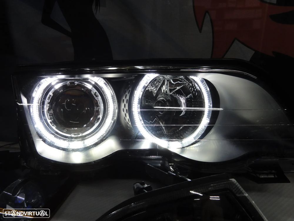 Faróis angel eyes com luz branca 5000k para BMW E46 4 portas / limosine 98-01 fundo preto com angel eyes em branco - 12