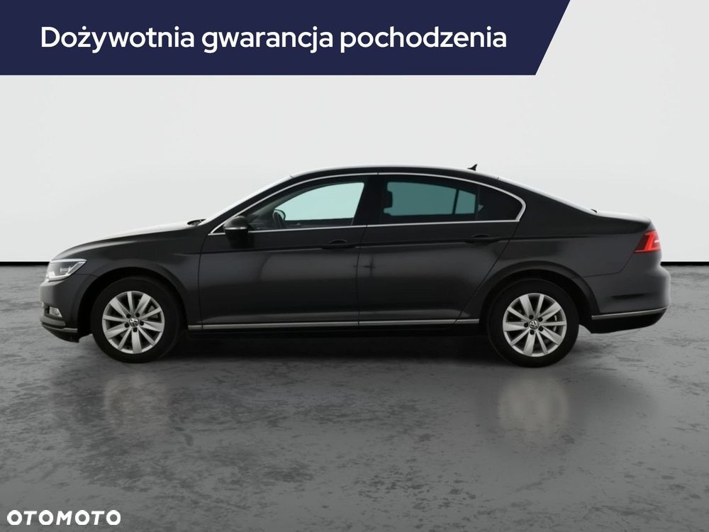 Volkswagen Passat - 4