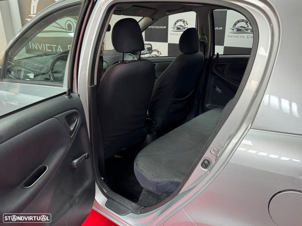 Toyota Yaris 1.0 Sol - 34
