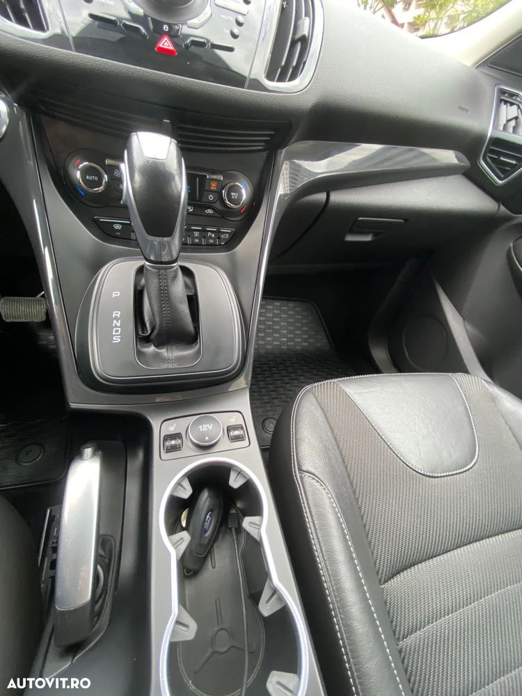 Ford Kuga 2.0 TDCi Powershift 4WD Titanium - 21