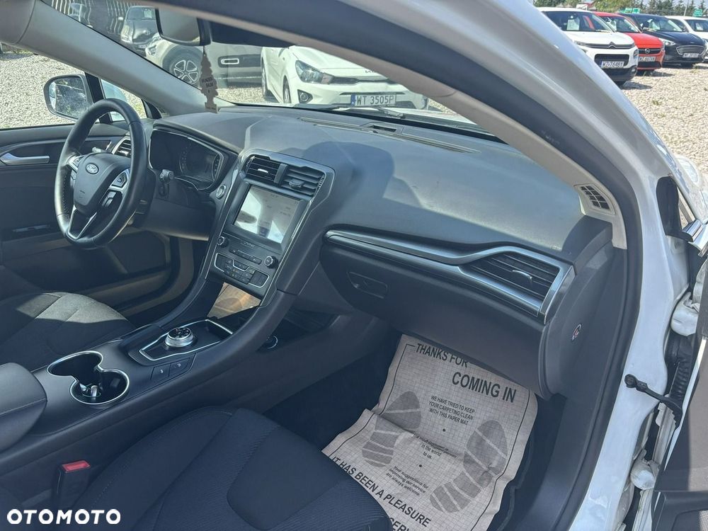 Ford Mondeo - 38