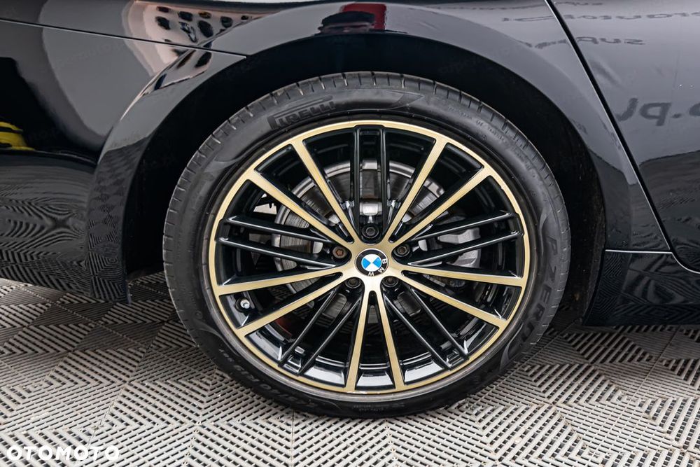 BMW Seria 5 518d - 31