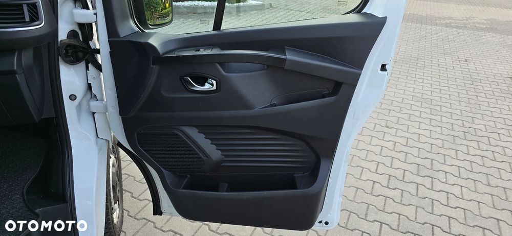 Renault Trafic - 23