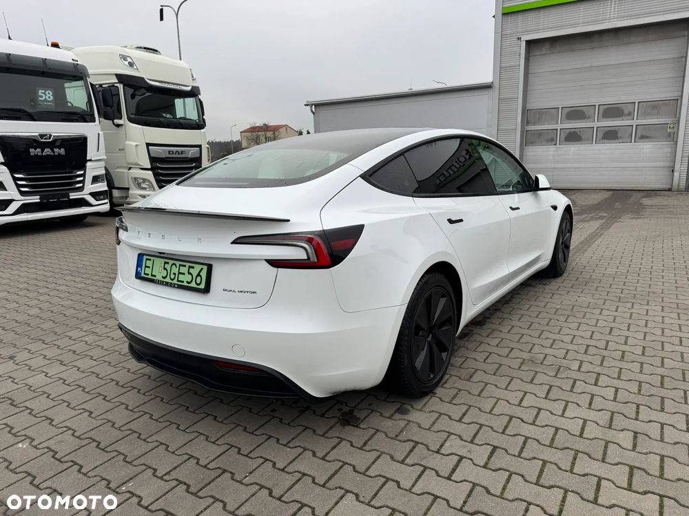 Tesla Model 3 Long Range AWD - 11