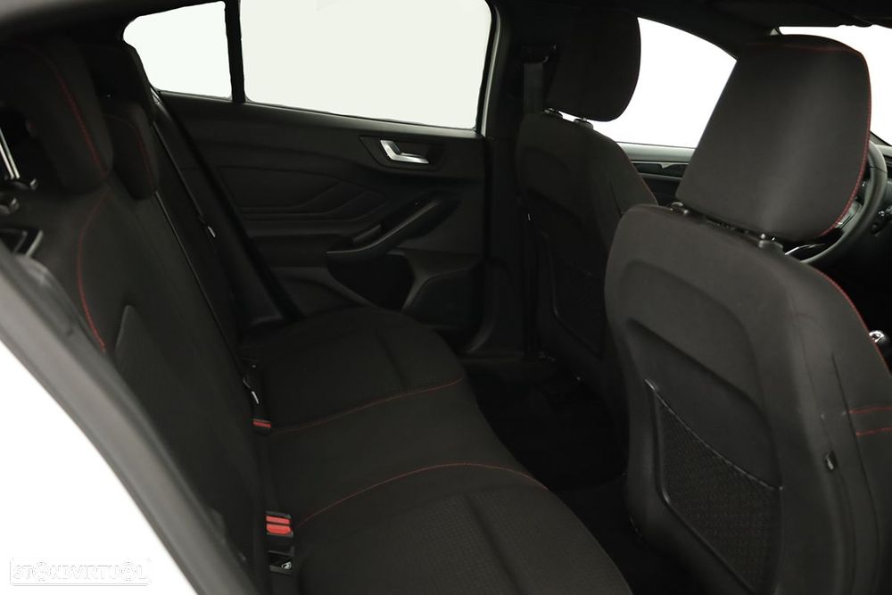 Ford Focus 1.0 EcoBoost MHEV ST-Line - 22