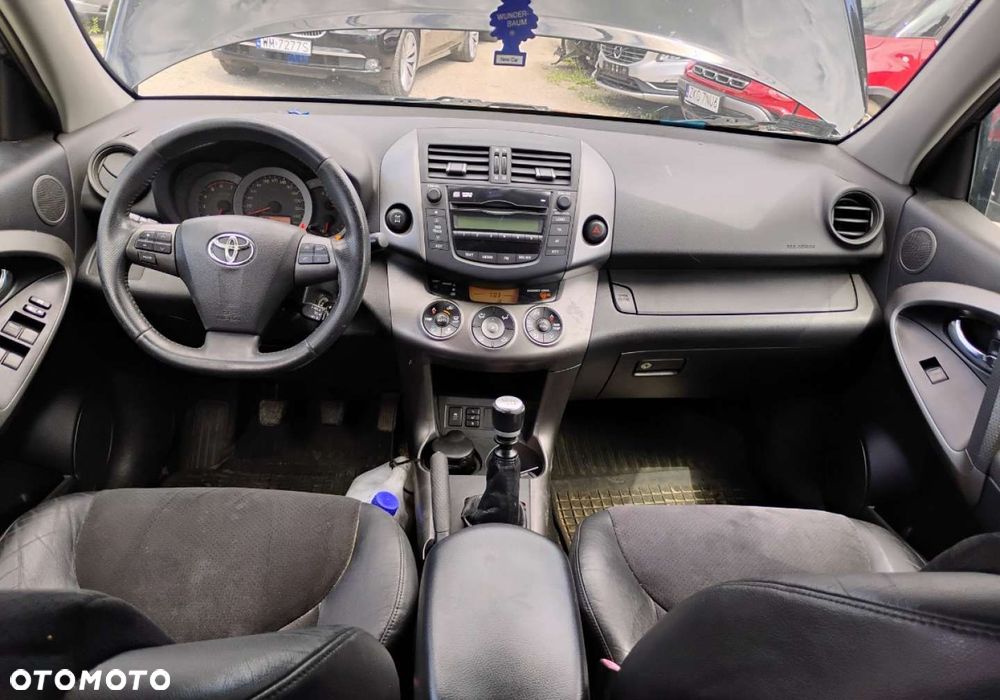 Toyota RAV4 - 7