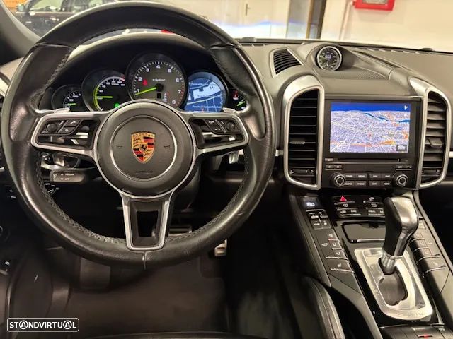 Porsche Cayenne S E-Hybrid Platinum Edition - 35