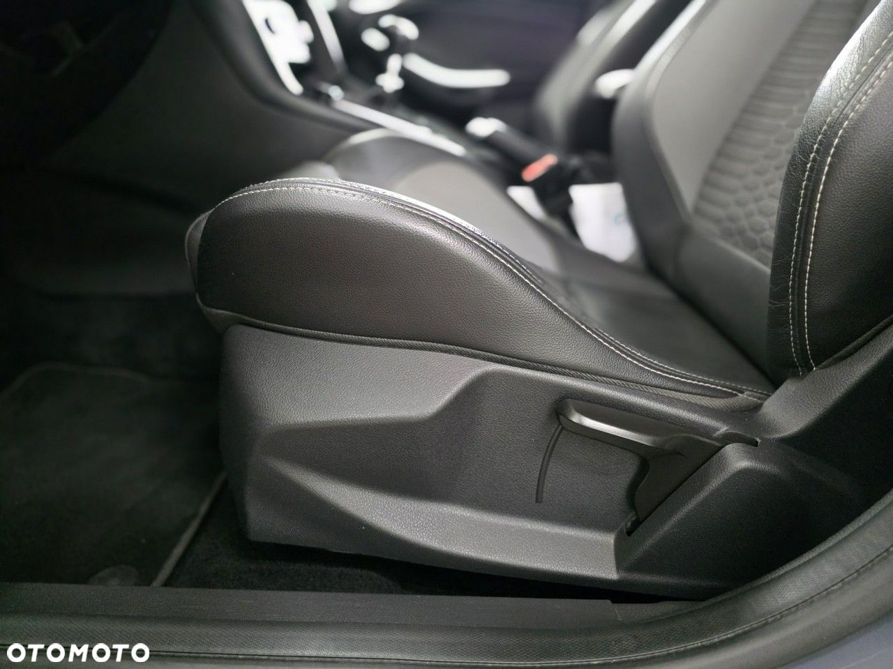 Ford Focus - 32