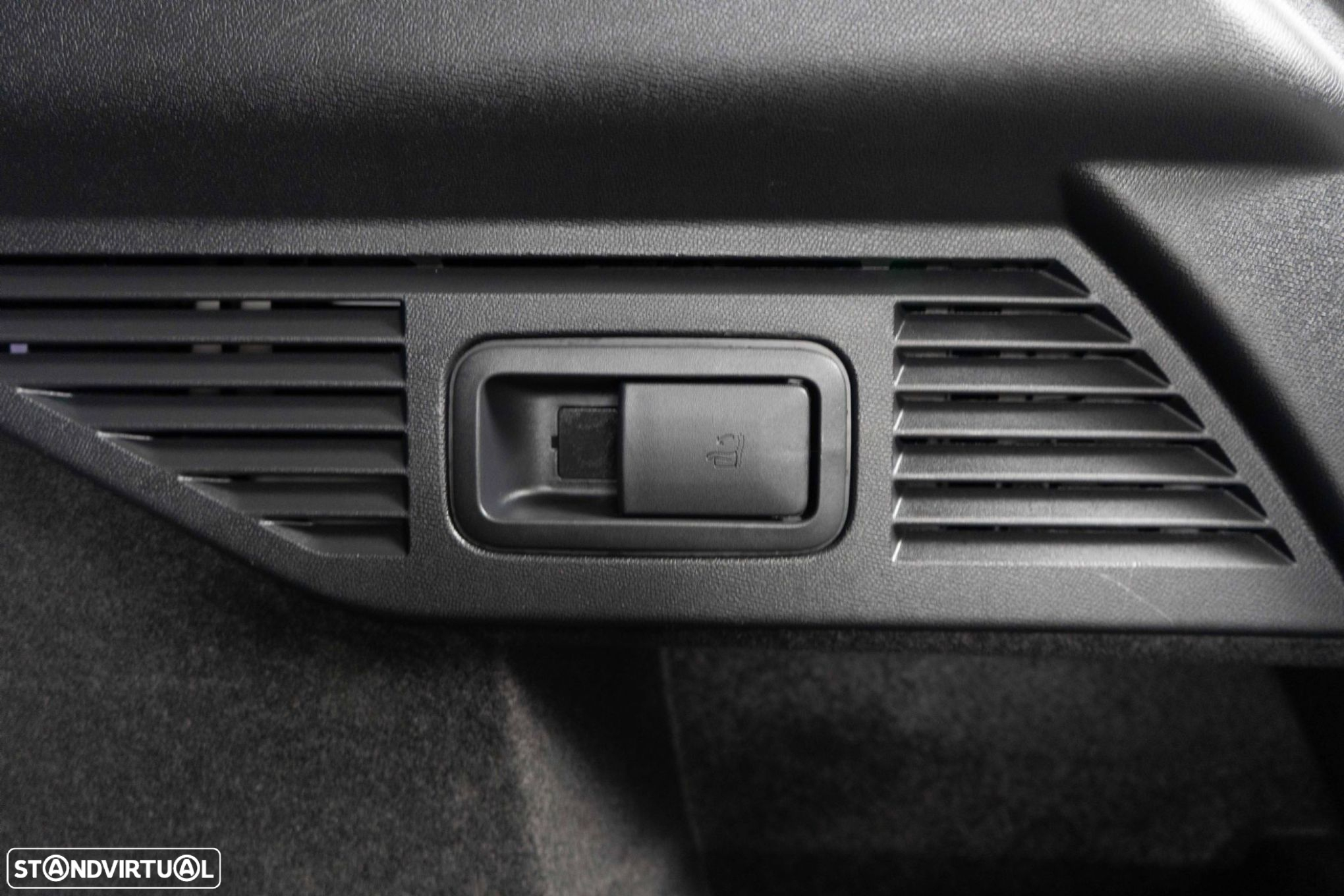 Citroën C5 X 1.6 Hybrid Shine Pack e-EAT8 - 13