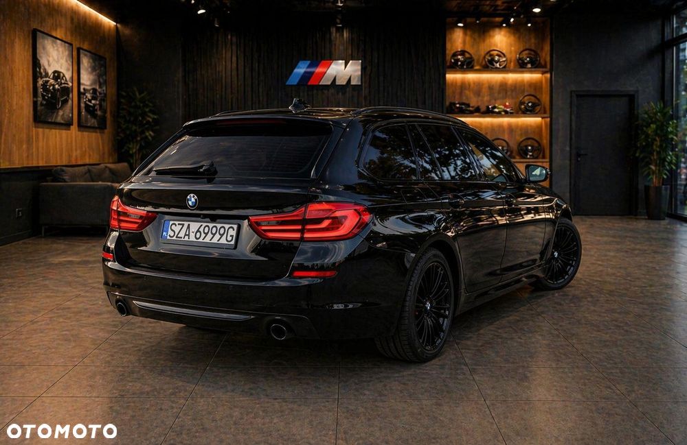 BMW Seria 5 525d xDrive Sport-Aut Luxury Line - 9
