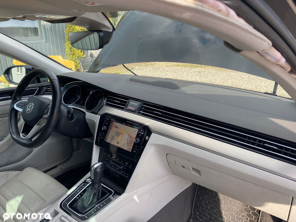 Volkswagen Passat 2.0 TDI Elegance DSG - 14