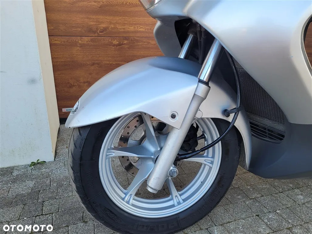 Suzuki Burgman - 5