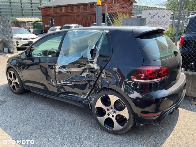 Volkswagen Golf 2.0 GTI - 4