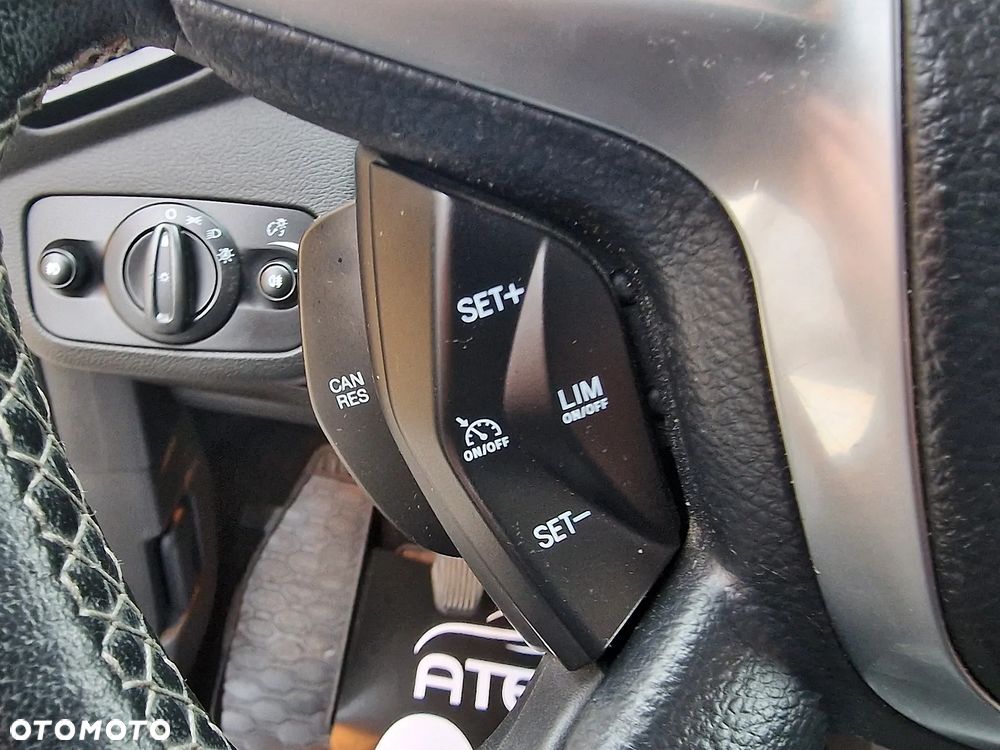 Ford Kuga 2.0 TDCi 2x4 Titanium - 18