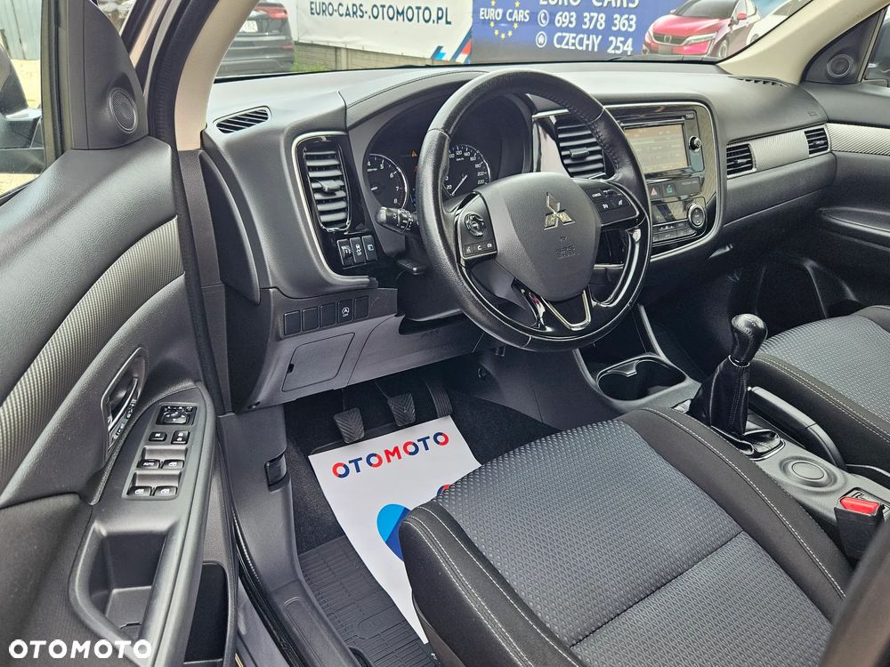 Mitsubishi Outlander 2.0 2WD Diamant - 2