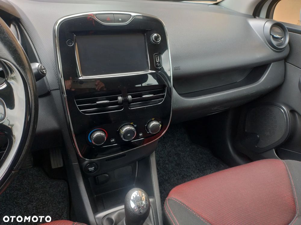 Renault Clio 1.2 16V 75 Life - 26
