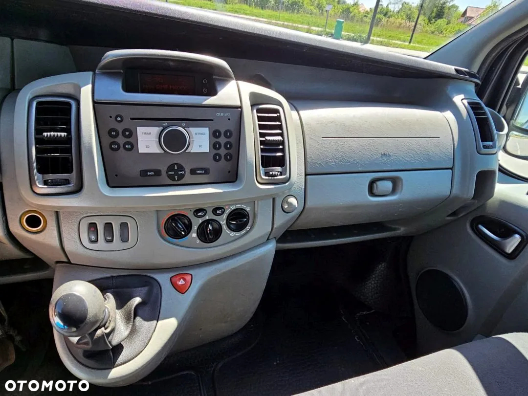 Opel Vivaro - 17