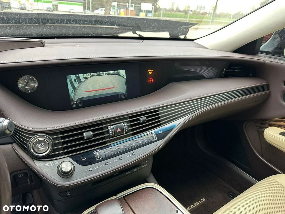 Lexus LS - 16