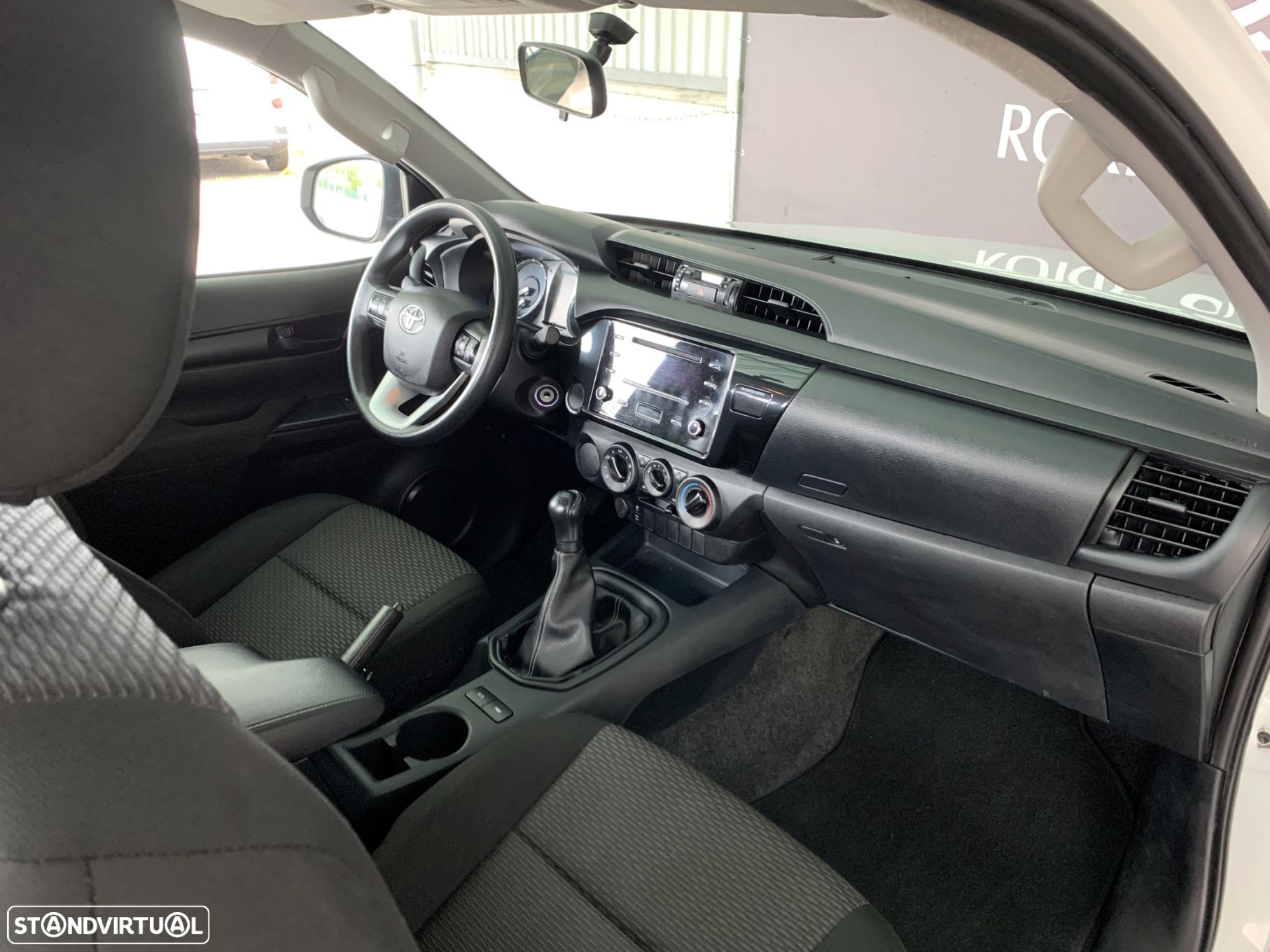 Toyota Hilux 2.4 D-4D 2WD CD Tracker - 10
