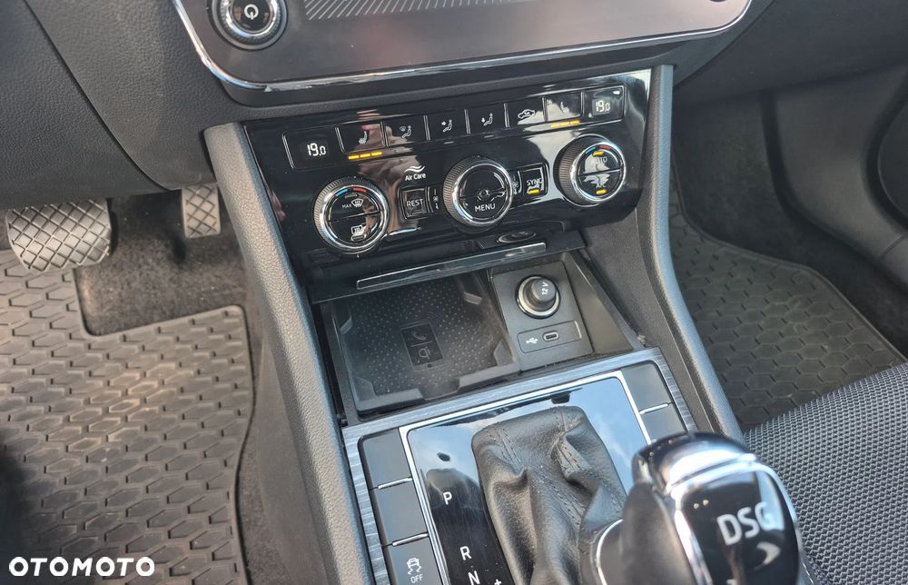 Skoda Superb 2.0 TSI DSG Style - 29