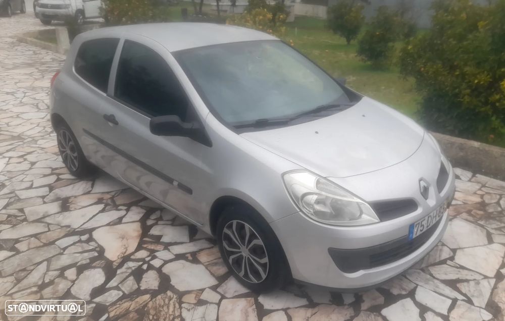 Renault CLIO 1.5 DCI - 11