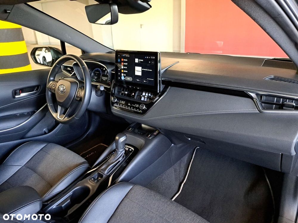 Toyota Corolla 1.8 Hybrid Style - 17
