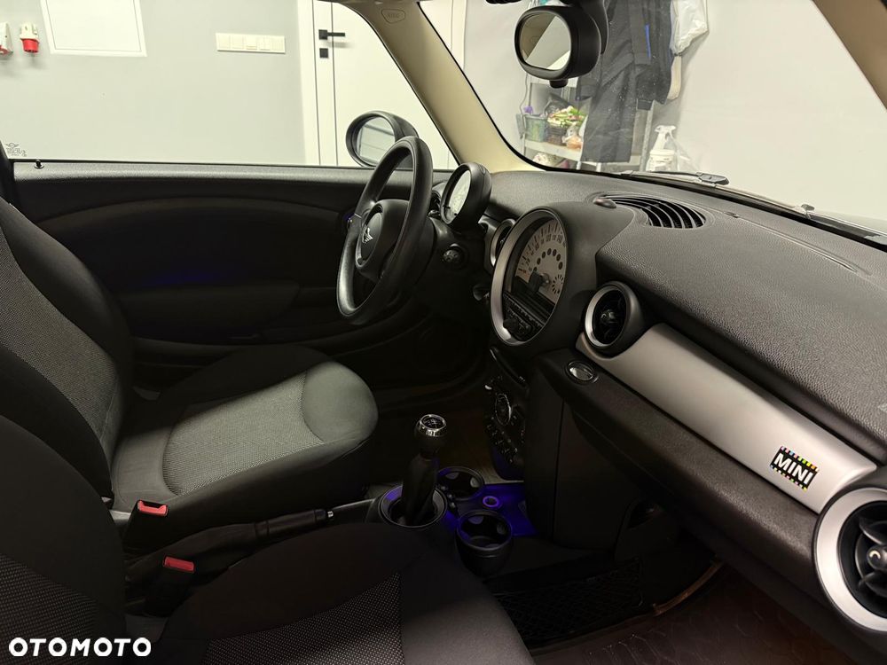 MINI ONE Brick Lane - 8