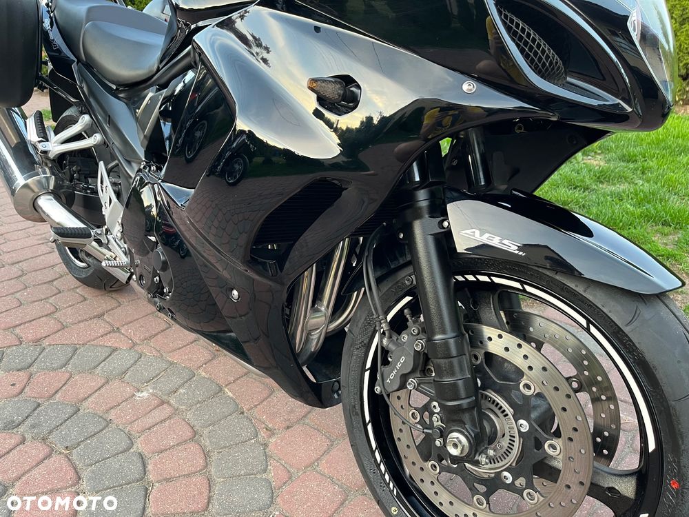 Suzuki GSX - 18