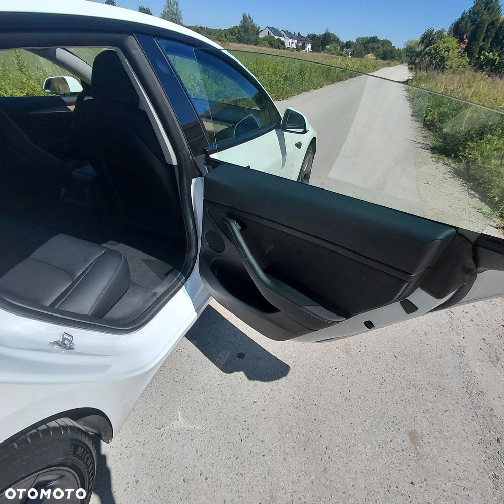 Tesla Model 3 RWD - 33