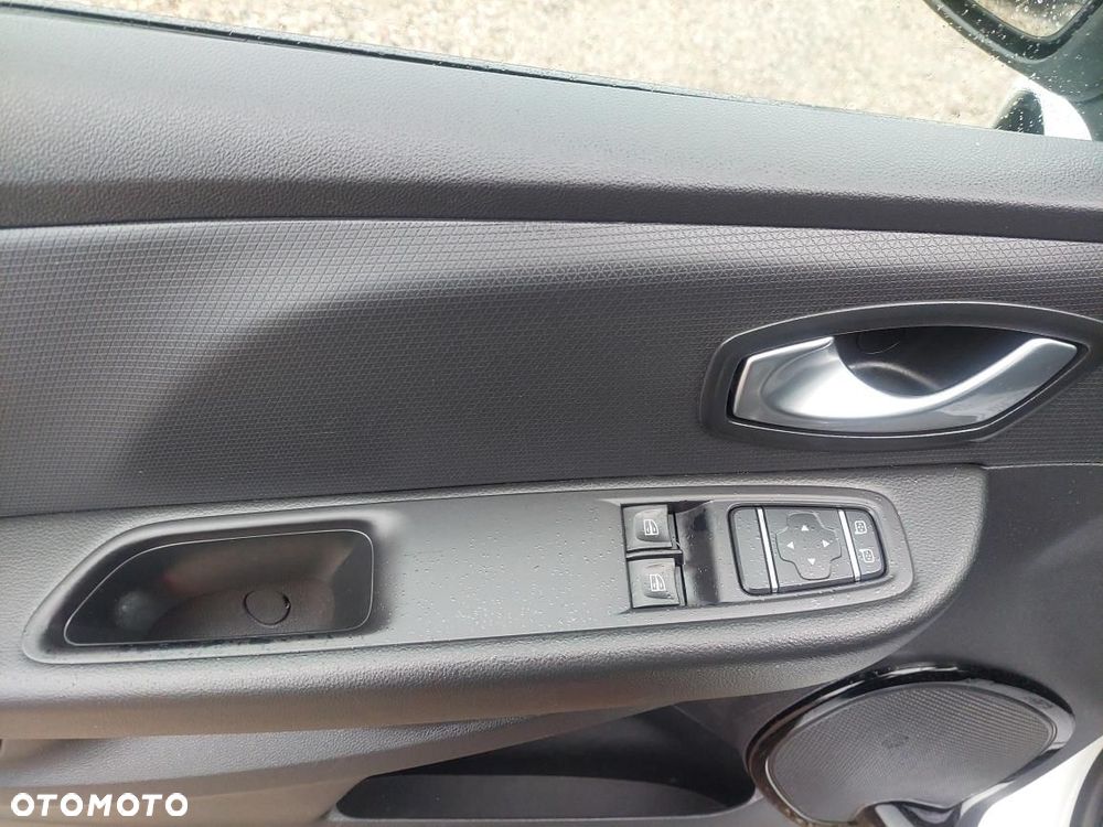 Renault Clio Energy dCi 90 Start & Stop LIMITED 2018 - 34