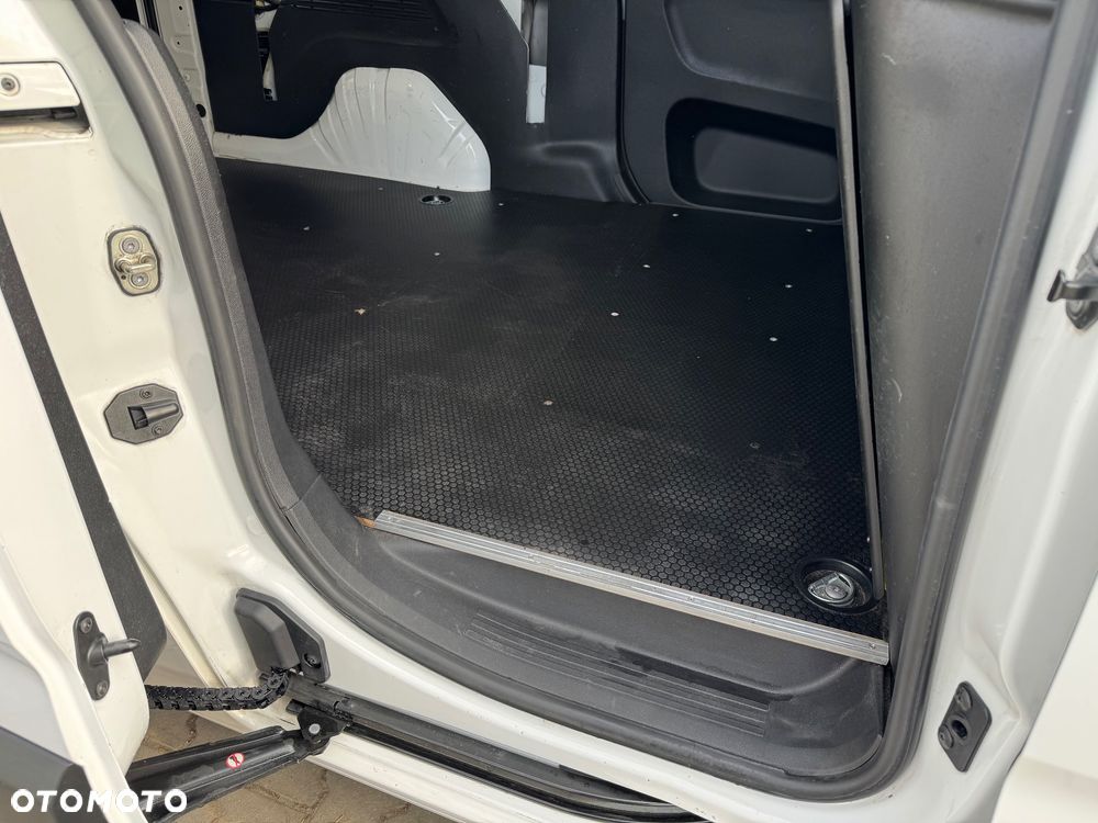 Peugeot Partner - 11