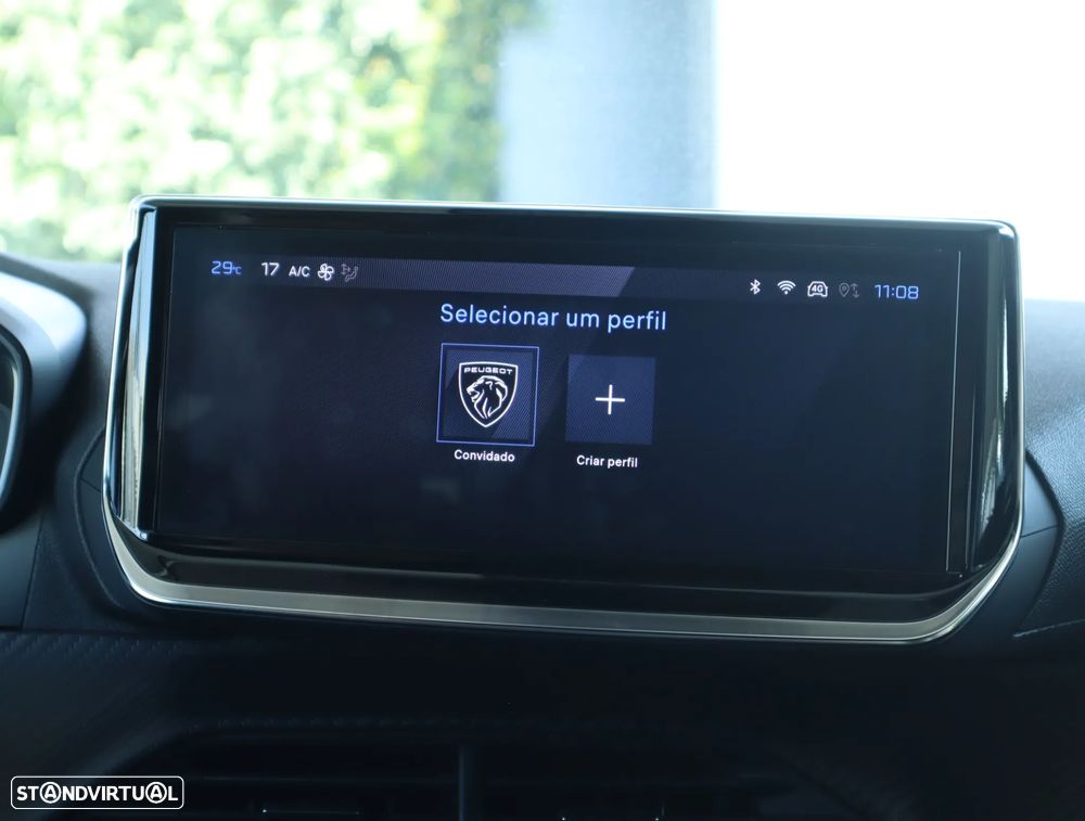 Peugeot 2008 1.2 Hybrid Allure e-DCS6 - 42