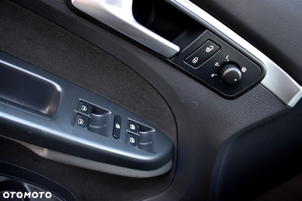 Volkswagen Touran 2.0 TDI DPF Highline - 29