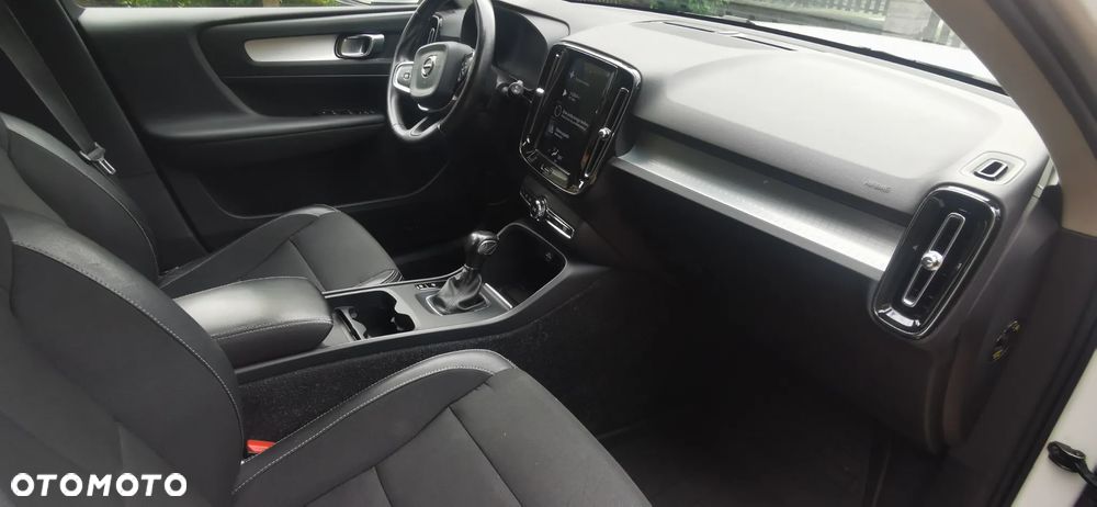 Volvo XC 40 D3 AWD Momentum - 21