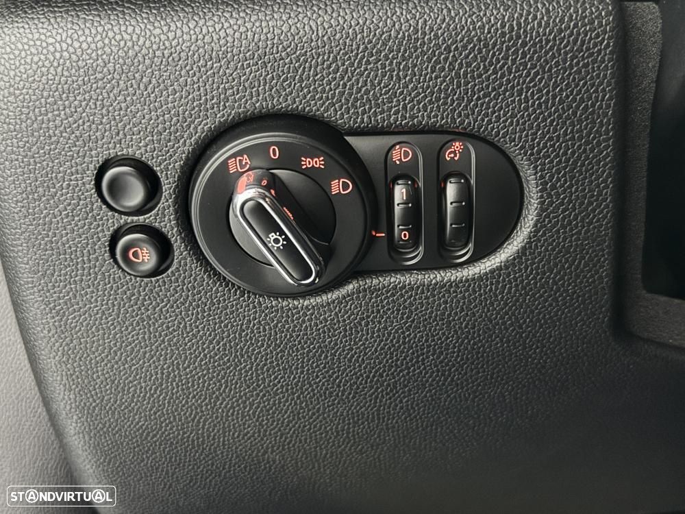 MINI 5 Portas One D - 28