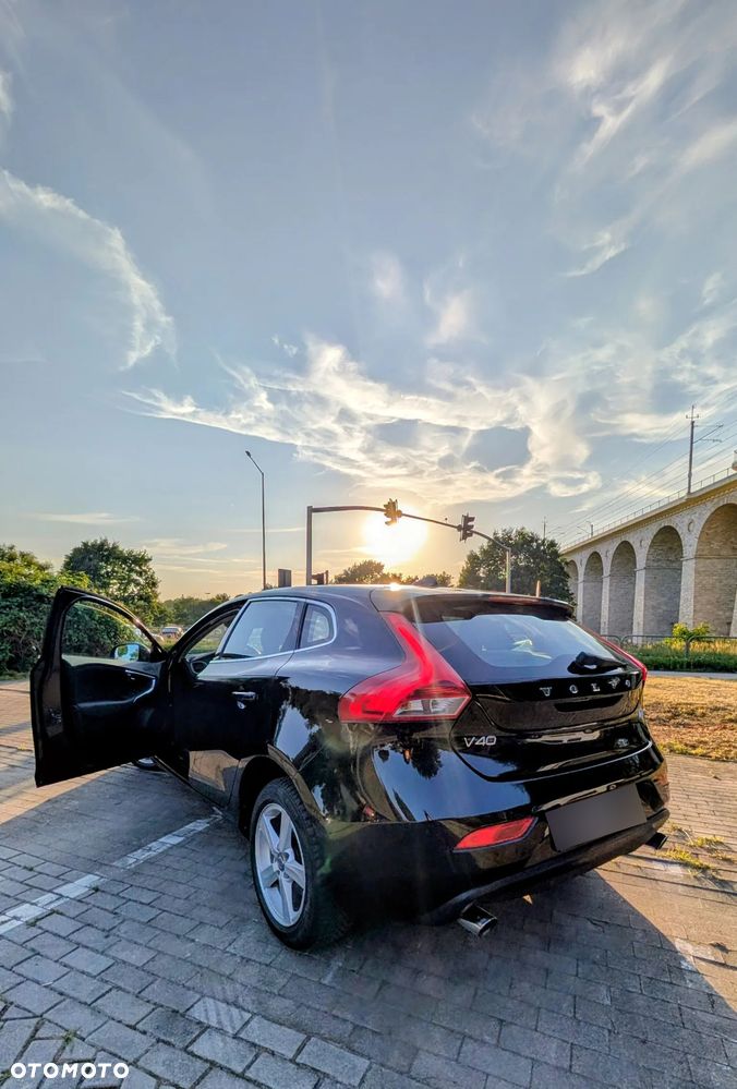 Volvo V40 D4 Momentum - 3