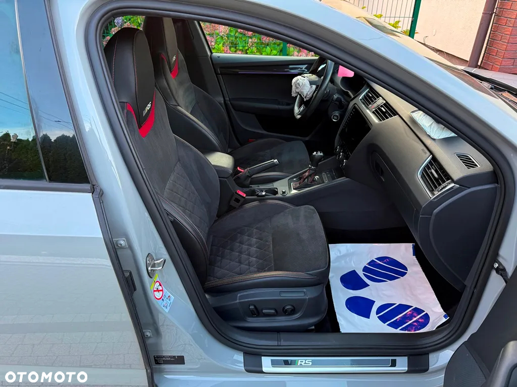 Skoda Octavia Combi 2.0 TSI DSG RS First Edition - 24