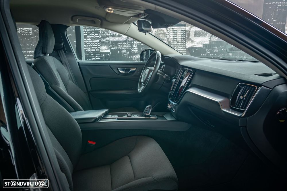 Volvo V60 2.0 B4 Essential Auto - 15