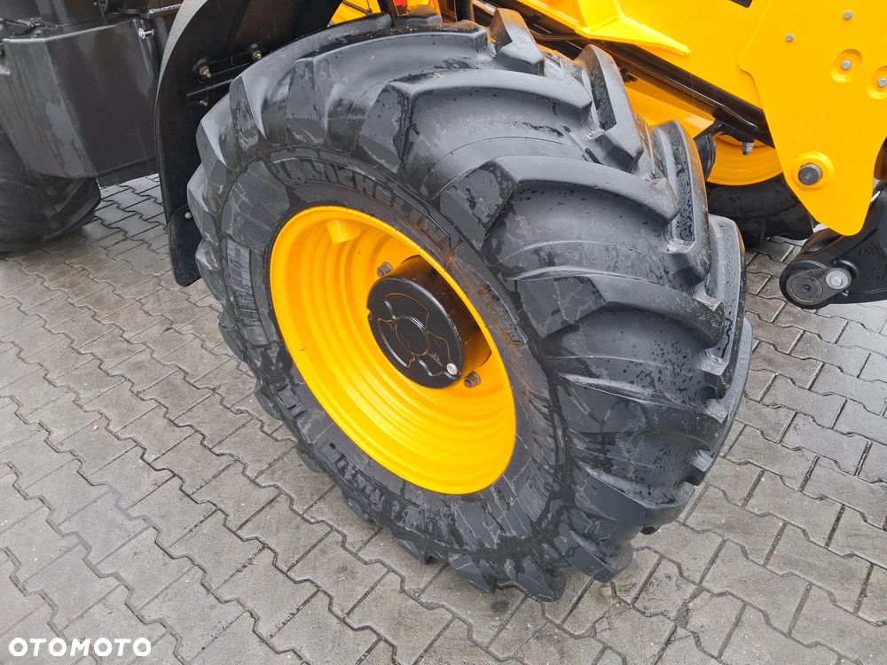 JCB TM 320 S AGRI - 8