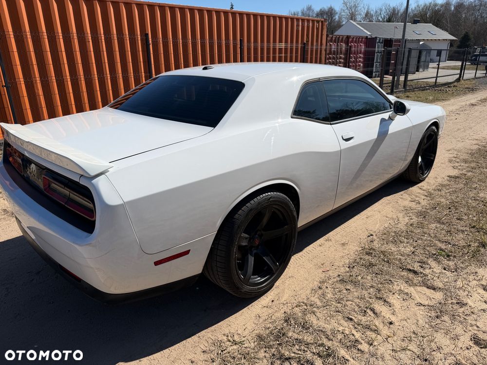 Dodge Challenger - 6
