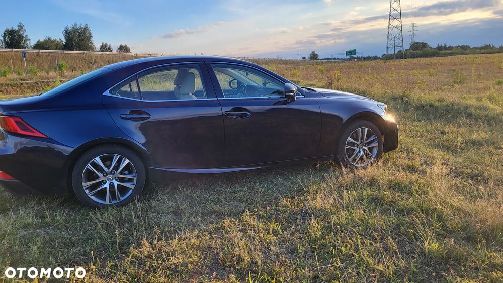 Lexus IS 200t / 300 F Sport - 2