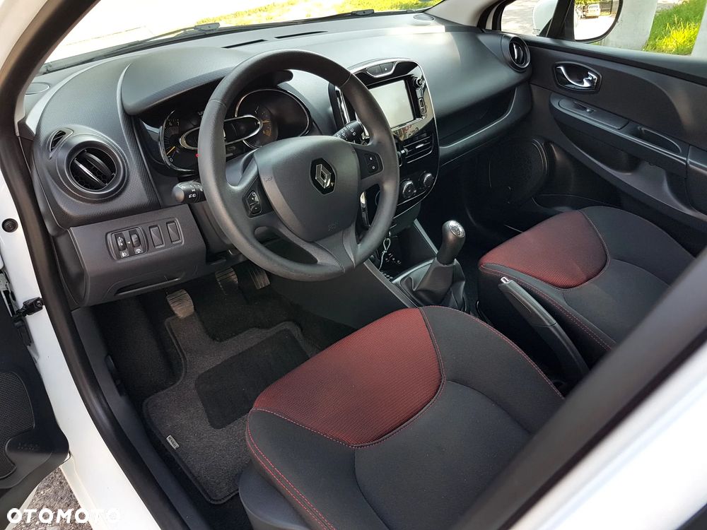 Renault Clio 1.2 16V 75 Life - 9
