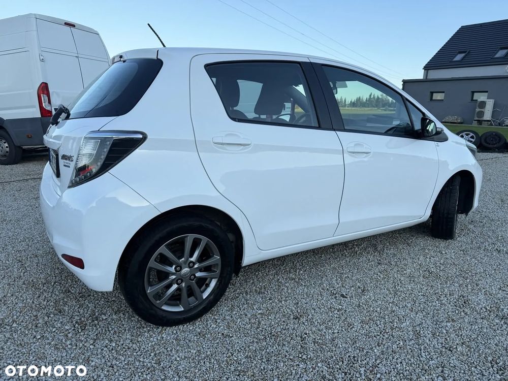 Toyota Yaris 1.33 VVT-i Edition 2014 - 4