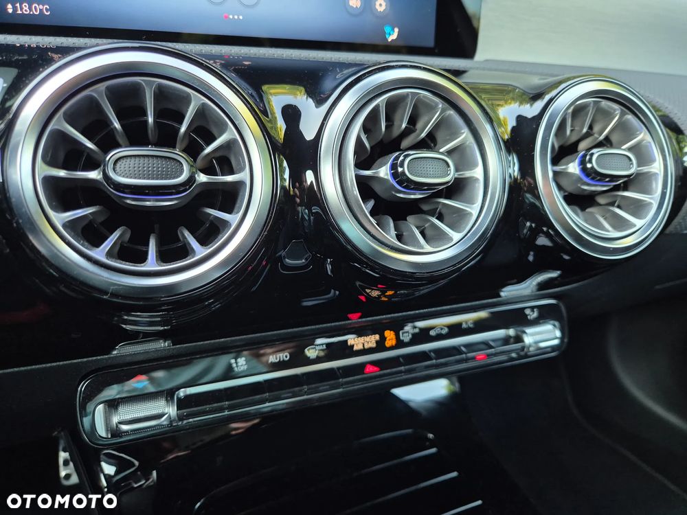 Mercedes-Benz Klasa A 200 AMG Line 7G-DCT - 10