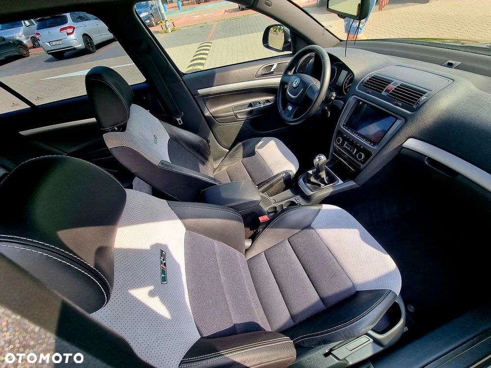 Skoda Octavia 2.0 TDI RS - 25